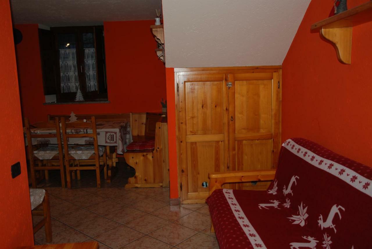 Casa Vacanza In Centro A La Salle Extérieur photo